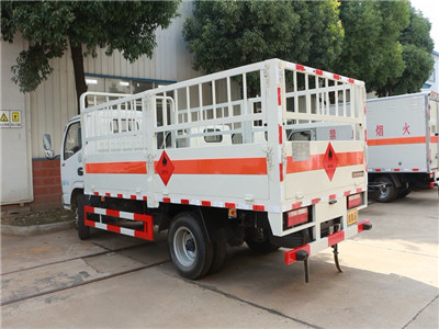 東風多利卡4米1(額載4噸)氣瓶車